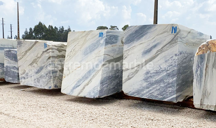 Estremoz marble blocks - grey type