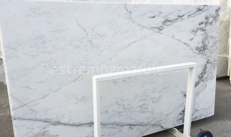 Estremoz marble - Calacatta