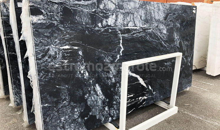 Ruivina Dark marble